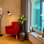Charming Centre With Free Parking And Spacious Balcony شقة *