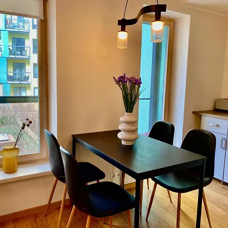Charming Centre With Free Parking And Spacious Balcony Tallin
