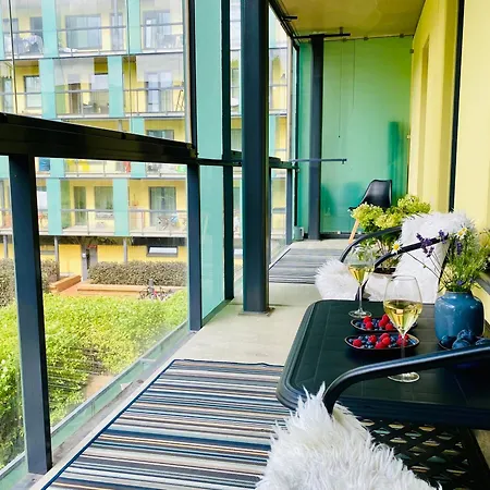 Lägenhet Charming Centre With Free Parking And Spacious Balcony *