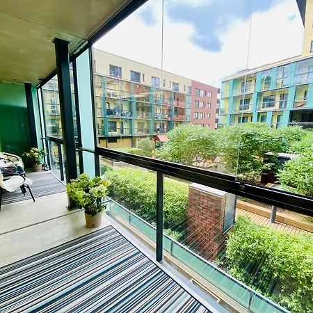 Lägenhet Charming Centre With Free Parking And Spacious Balcony