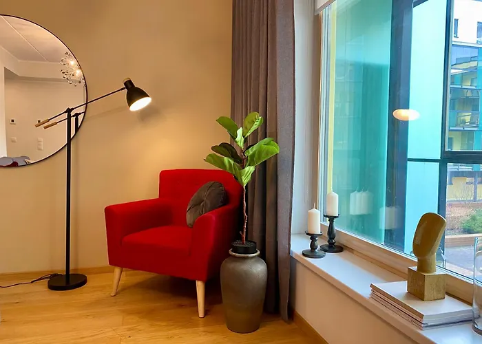 Charming Centre With Free Parking And Spacious Balcony Lägenhet *