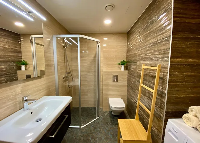 Apartamento Charming Centre With Free Parking And Spacious Balcony