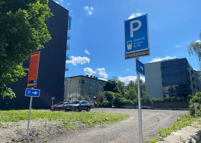 Charming Centre With Free Parking And Spacious Balcony * Tallin