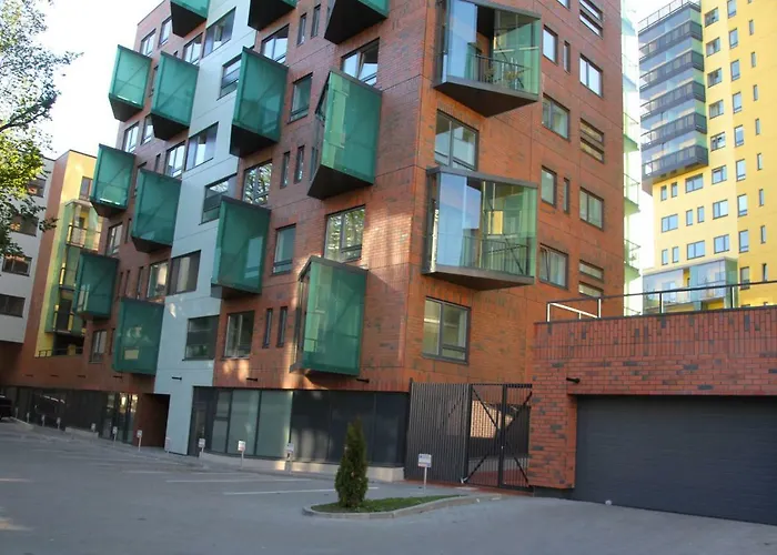 Lägenhet Charming Centre With Free Parking And Spacious Balcony *