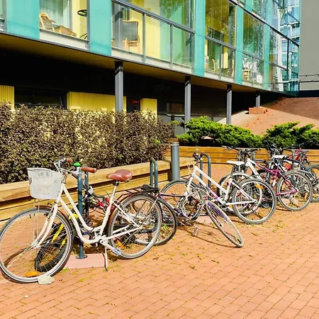 Charming Centre With Free Parking And Spacious Balcony Lägenhet