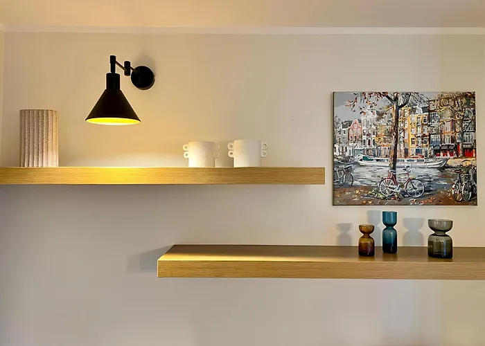 Lägenhet Charming Centre With Free Parking And Spacious Balcony *