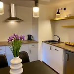 Charming Centre With Free Parking And Spacious Balcony