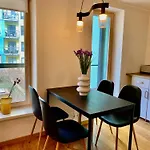 Charming Centre With Free Parking And Spacious Balcony Ταλίν